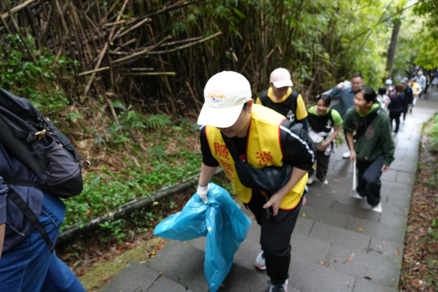 志工淨山行動現場